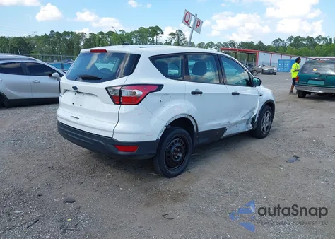 2017 Ford Escape S z USA, uszkodzony, nr VIN 1FMCU0F77HUE98557